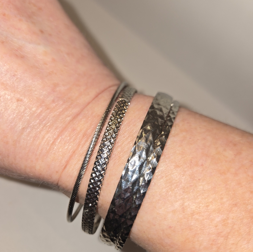 Silvertone Stackable Bracelet Bundle 4pcs - Picture 3 of 6